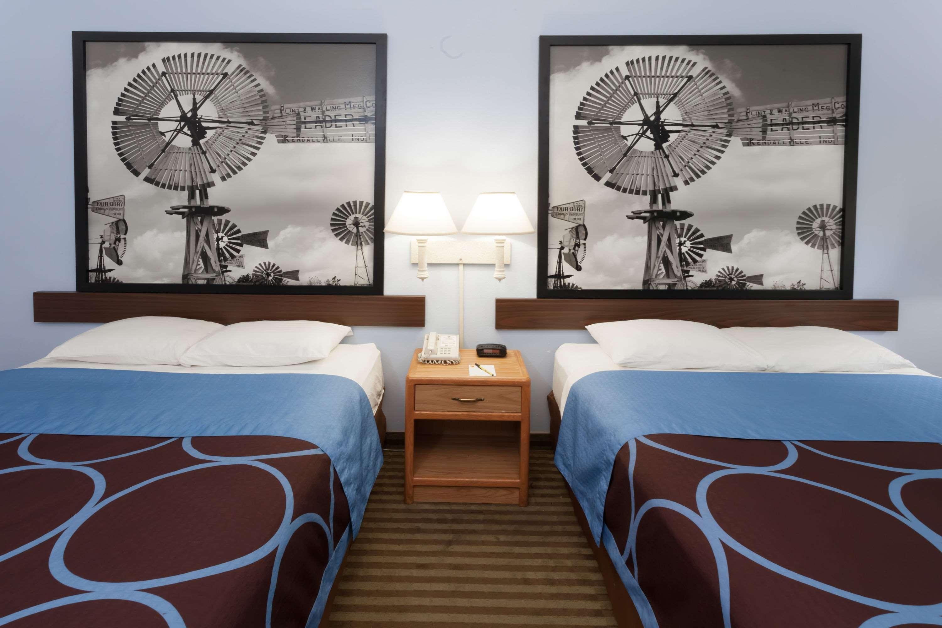 Hotel Super 8 By Wyndham Huntington Exteriér fotografie